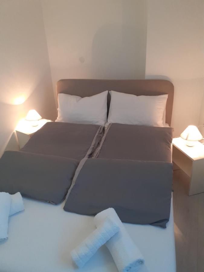 Studio Apartman Lorena Zadar Extérieur photo